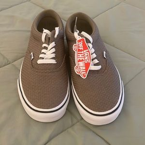 NWT no box Vans size 9